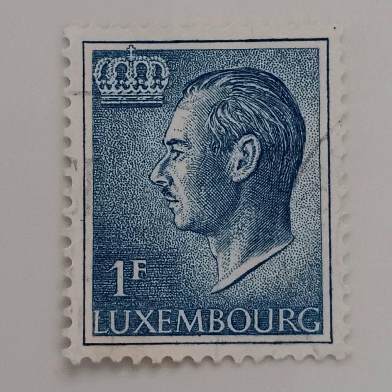 

(AA) Perangko Luksemburg 1965 - 1991 Definitives 1965-1991: Grand Duke Jean (*1921) - Grand Duke Jean facing Left (1 Fr. dark blue) 1 franc Used