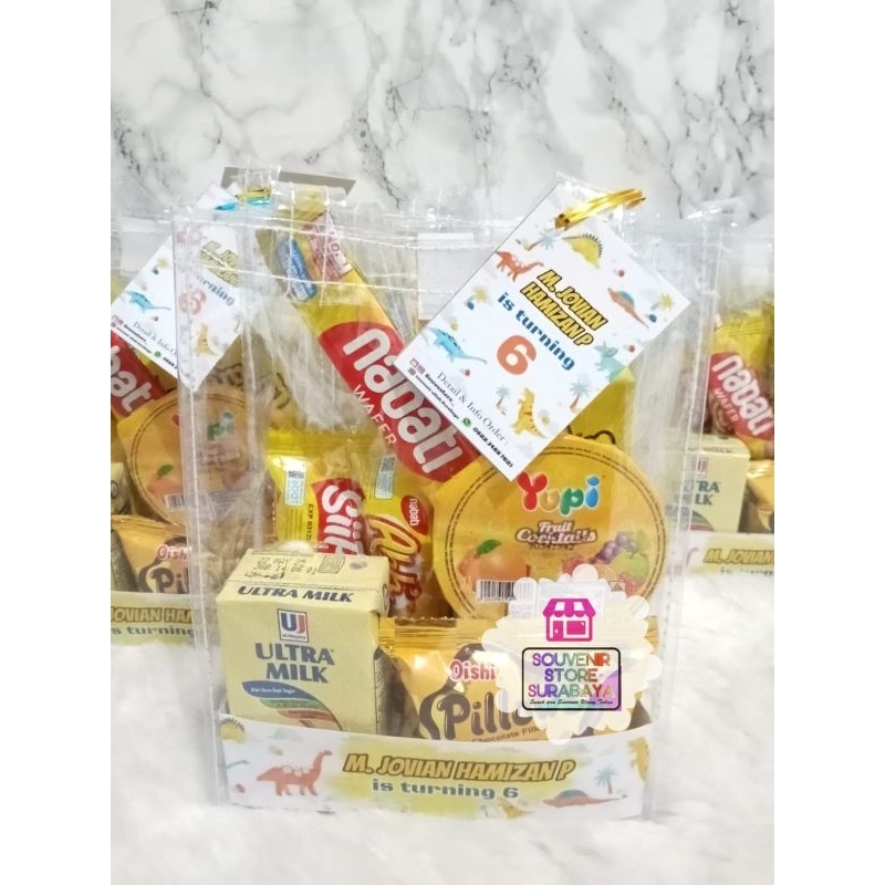 

Snack ultah tema warna kuning kode MK|| Paket snack ultah || Hampers snack ultah serba kuning tas mika