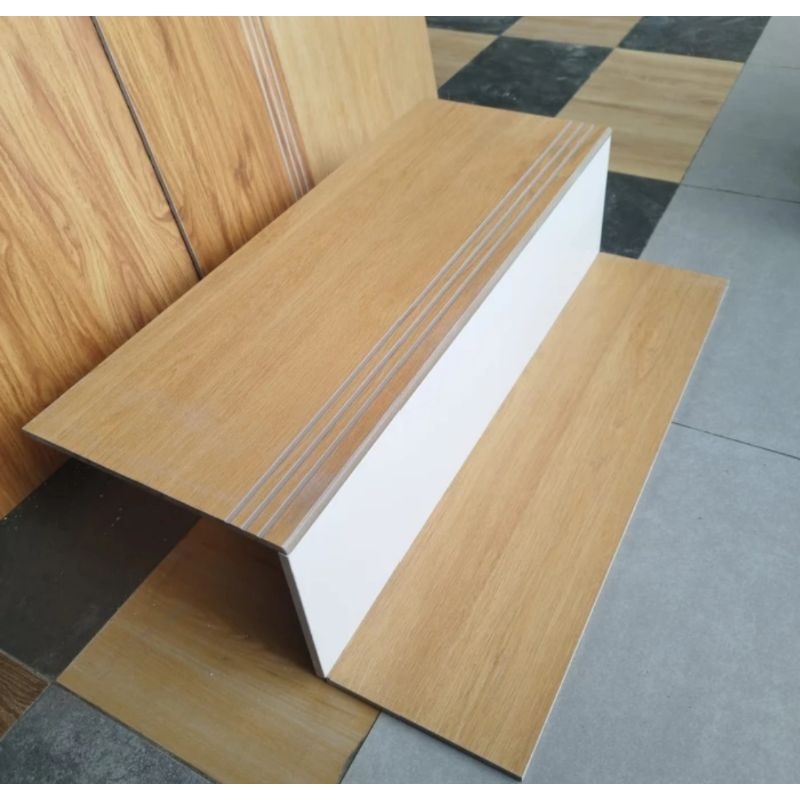 Granit anak tangga motif kayu 30x70 30x80 Pijakan tangga list custom ukuran