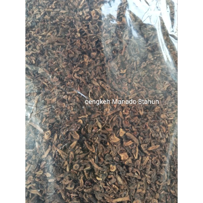 

cengkeh Sulawesi 8 tahun 1kg kering.