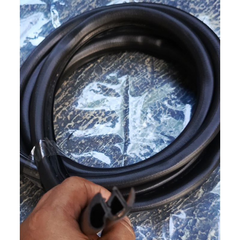 

Banikko76 Karet Balon Peredam Pintu Ford Fiesta Di Bagian Body