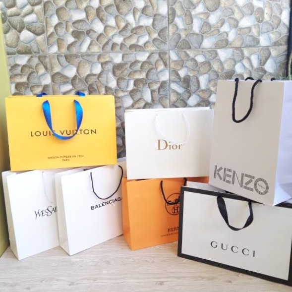 

Paperbag Branded Pembungkus Kado Shopping Bag Kelengkapan Tas Kes Hadiah Bermerk