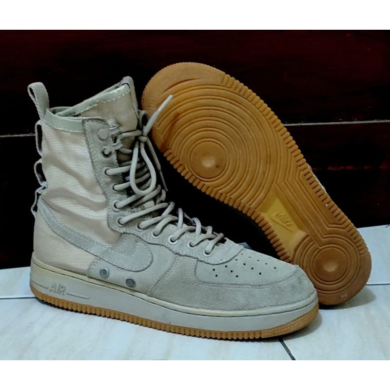 Air Force 1 SF String Gum