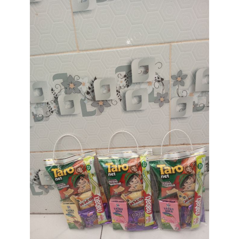

Bingkisan Snack Anak/Hampers Snack Ultah Ab