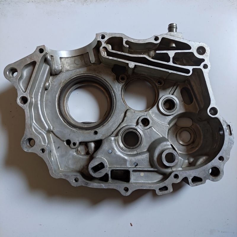 RENGKES KRENGKES CRANKCASE CRANK CASE KANAN MP MEGAPRO LAMA HIU PRIMUS GL MAX GL PRO NEOTECH TIGER L