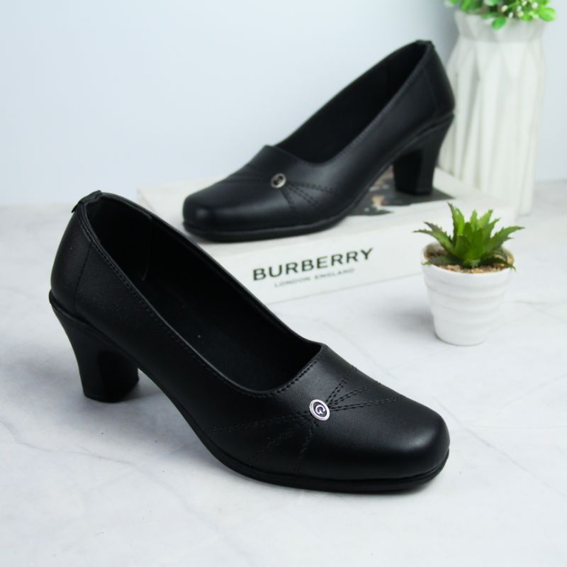 Sepatu Pantofel Wanita Hak 7 Cm High Heels Formal Kerja Hitam