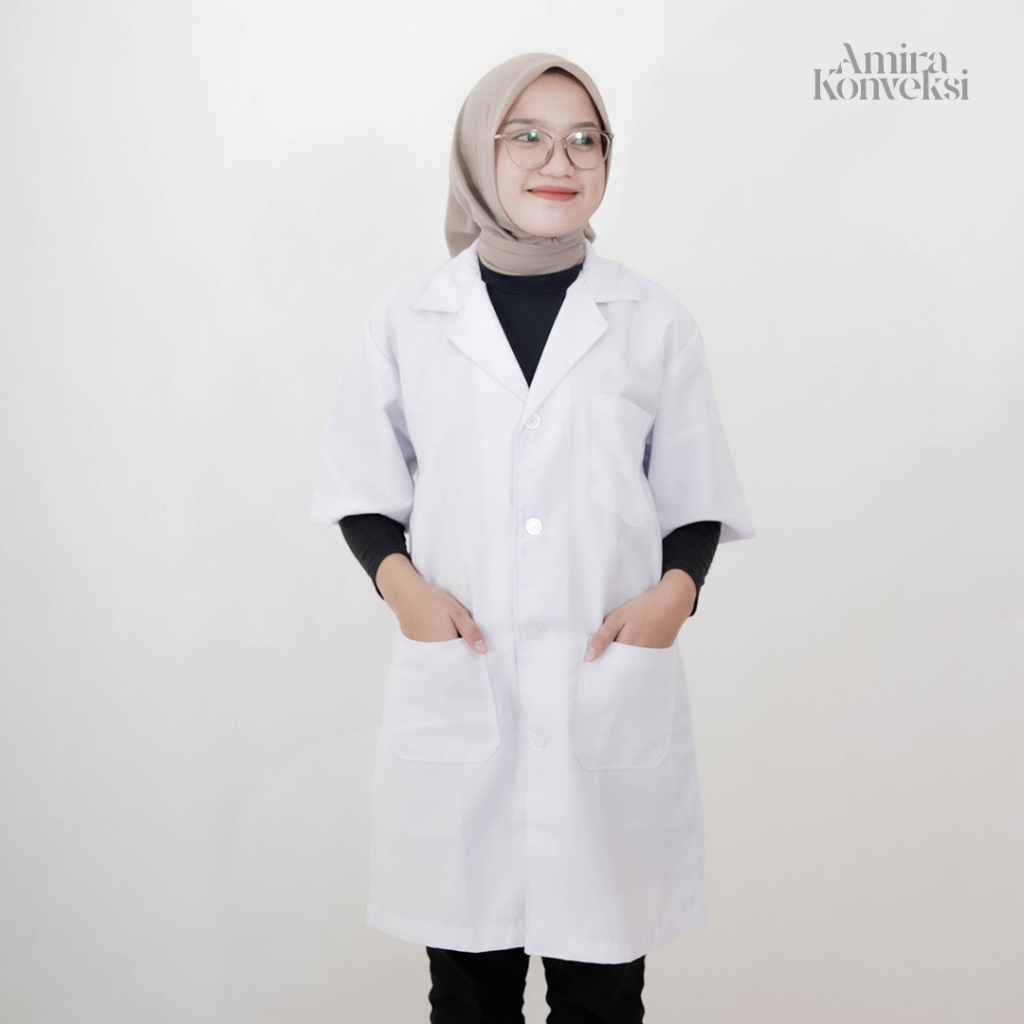 Jas Praktek Dokter | Jas Lab Lengan Pendek Wanita Warna Putih – Saku Depan & Kerah Jas Elegan