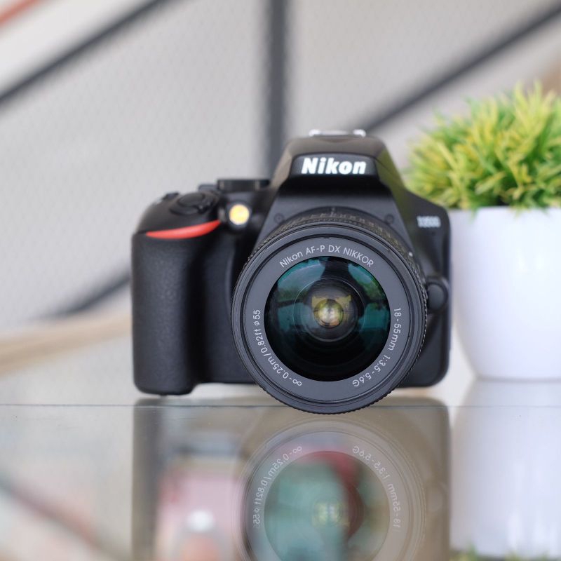 Kamera DSLR Nikon D3500 Lensa 18-55mm Mulus