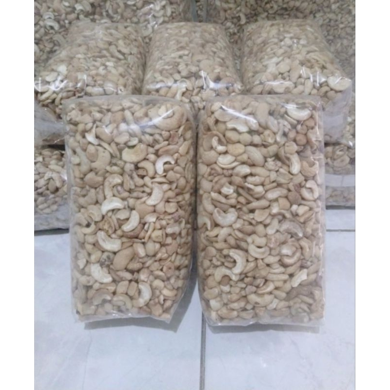 

kacang mede patahan mentah 1kg