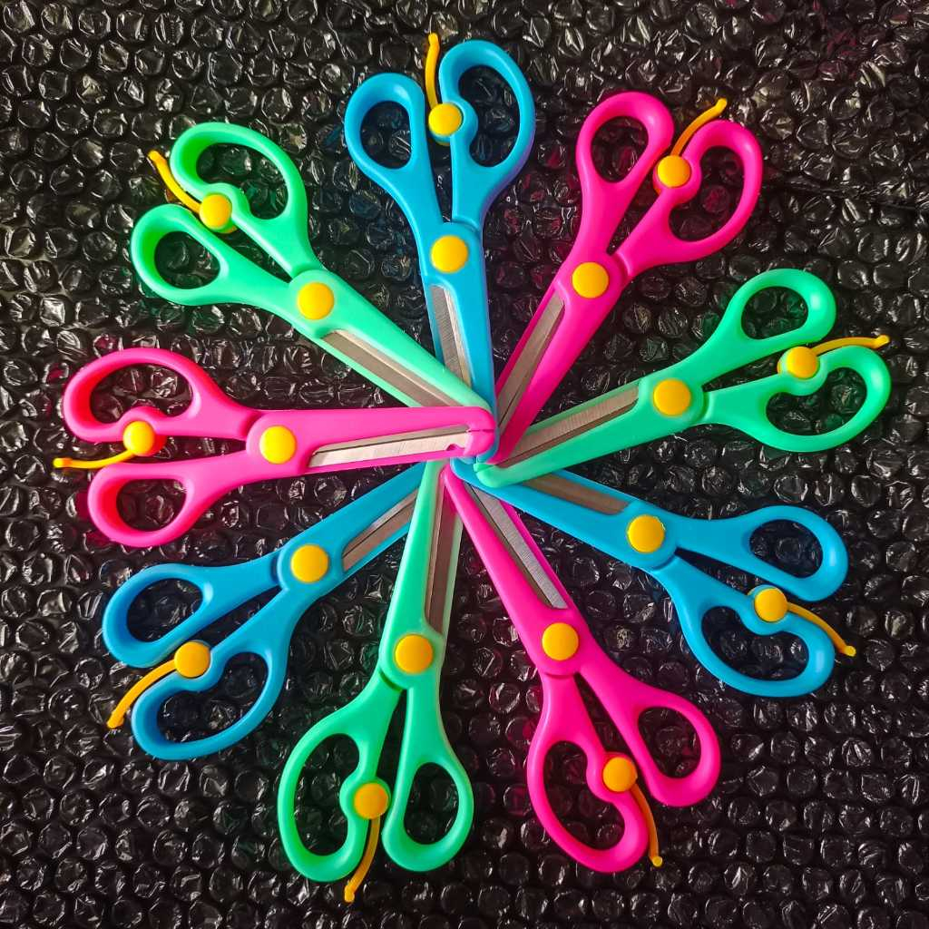 

GUNTING ANAK SQUEEZY SC-SQ03