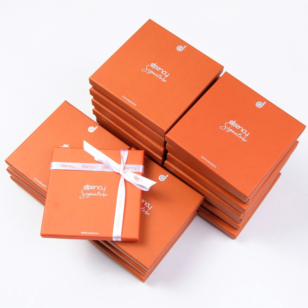 

Hard Box Scarves Deenay Snature