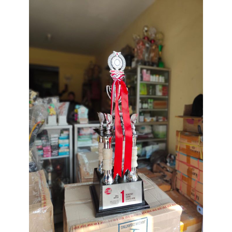 trophy tropi piala kaki 4 kayu bagus mewah