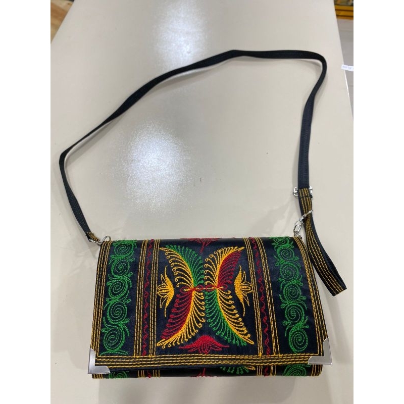 tas slempang wanita motif bordir pintu aceh khas Aceh
