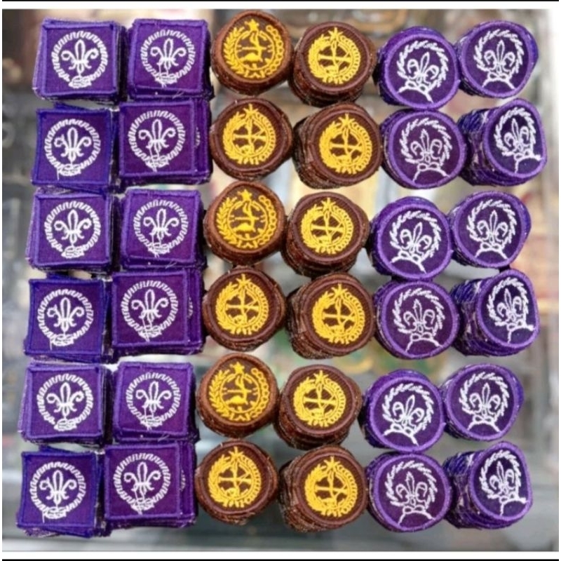 lambang Tunas Kelapa, Scout putra putri bordir