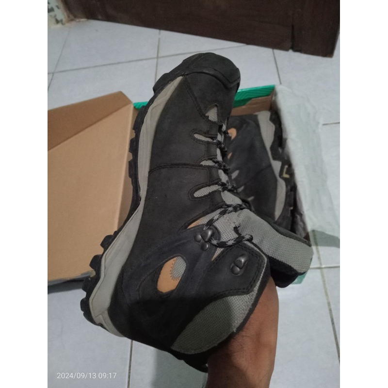 Consina Jomsom Ukuran 44 Second Terawat