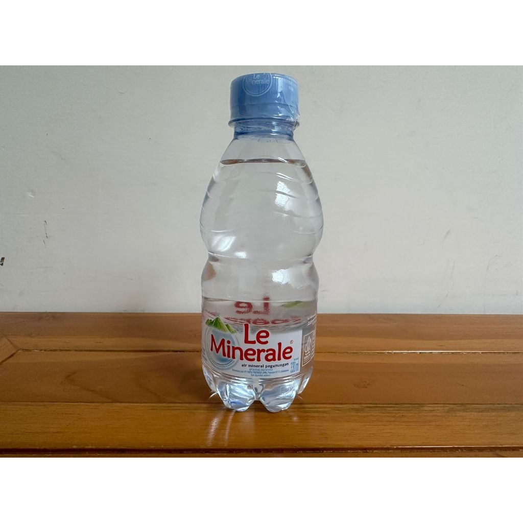 

Le Minerale 330ml Water Air Mineral Botol