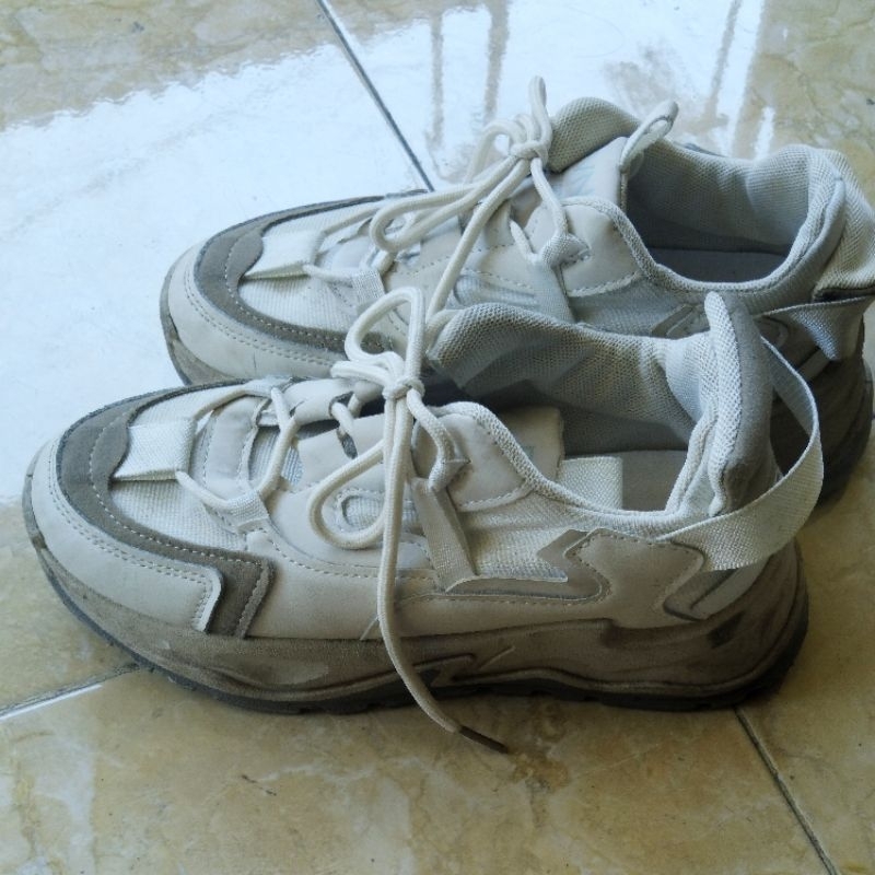 preloved sepatu PVN JUNGKOOK (size 5)