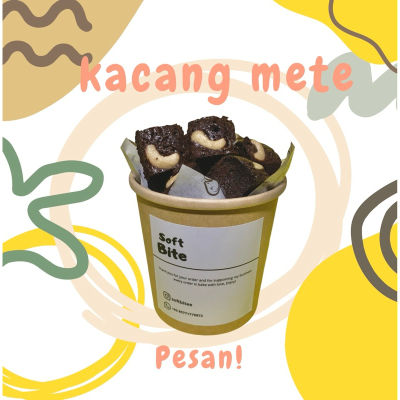 

Brownies cup toping kacang mete