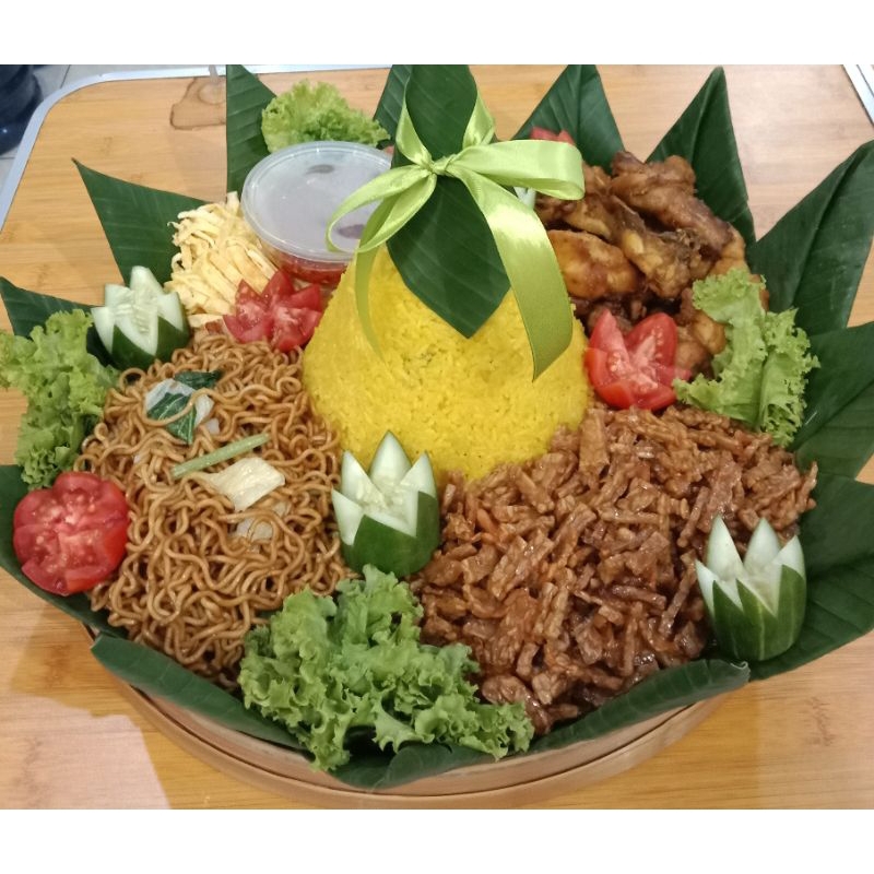 

Tumpeng nasi kuning ekonomis