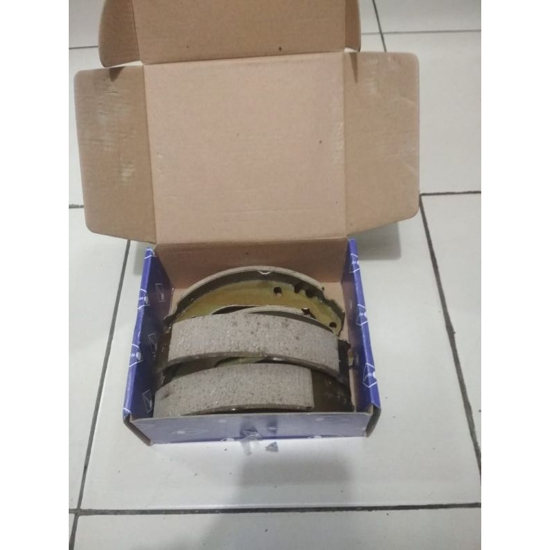kampas rem belakang Peugeot 206 brake shoe Peugeot 206