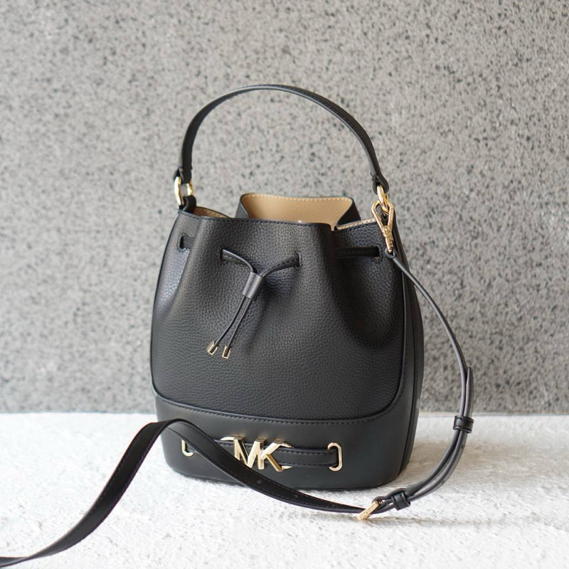 MK Reed Medium Bucket Messenger 20x13x21 cm