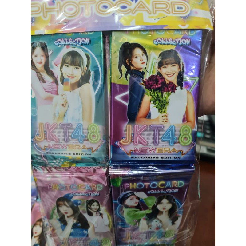 Trading card JKT 48 isi 72 bungkus