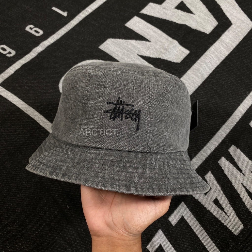 STUSSY SMOOTH ENZYME BUCKET HAT | WASHED BLACK
