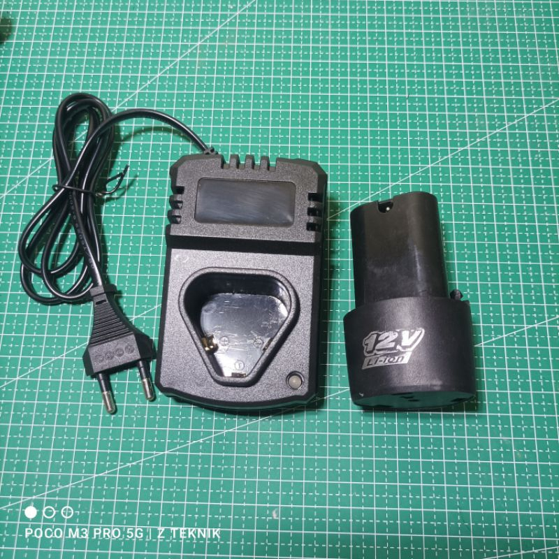 Baterai & Dock Charger 12 Volt Universal