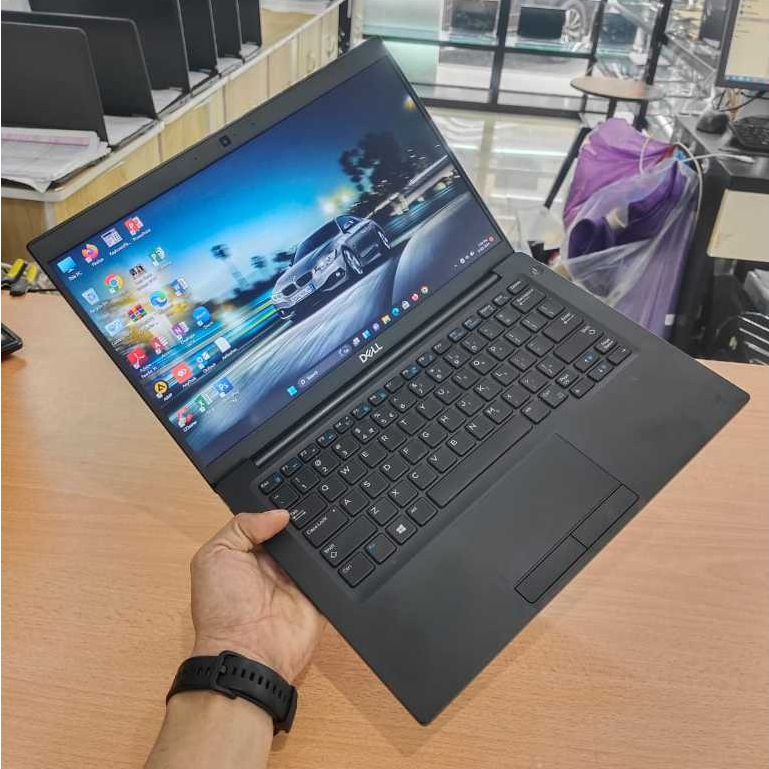 Laptop Bekas Dell Latitude 7390 / Core i7 Gen 8