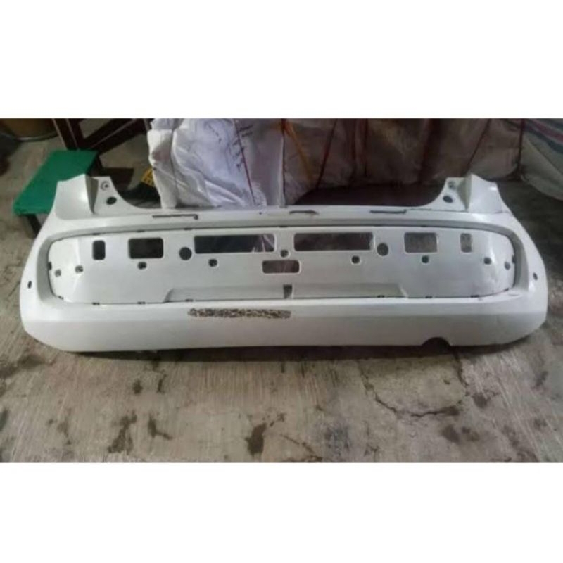 bumper belakang ignis