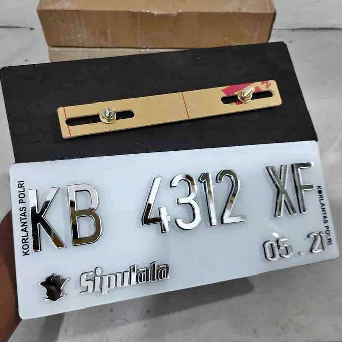 Plat nomor Motor 3D Timbul Crome Akrilik Baut Tanam