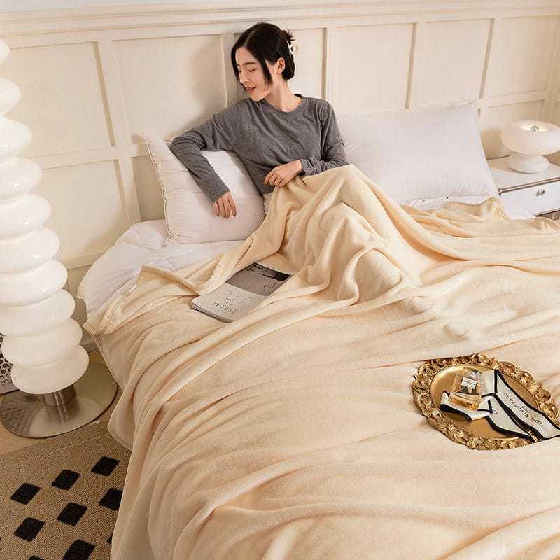 Selimut Bulu Halus Dewasa Polos Tebal 150x200