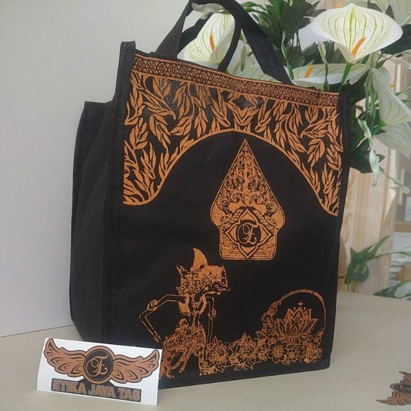 

tas hajatan batik Janoko box 22x22 harga per lusin