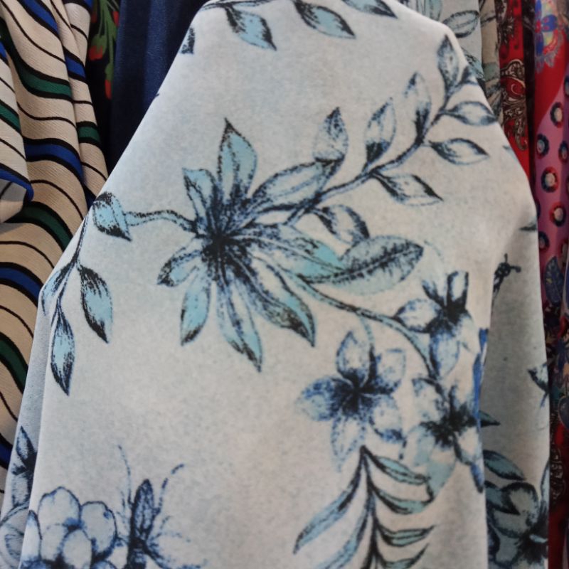Kain Lady Zara Crepe Motif Bunga - Kain Nasiji Crepe - Kain Meteran Dzb | Harga Per Setengah Meter