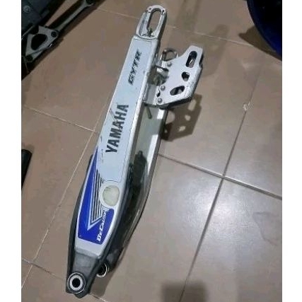 Swingarm arm Yamaha YZ 125 250 tahun muda