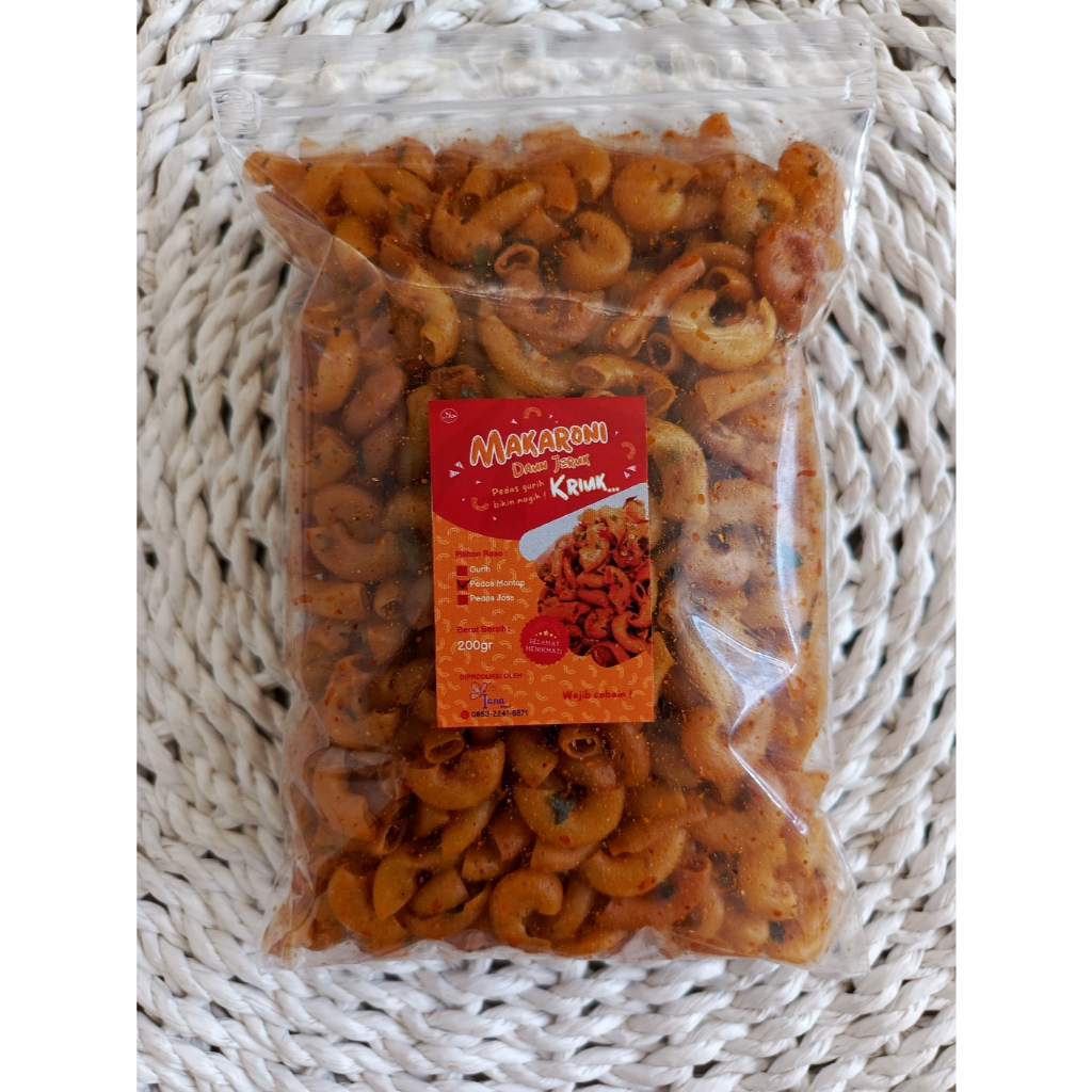 

[iana snack] Makaroni Daun Jeruk PEDAS MANTAP 200gr