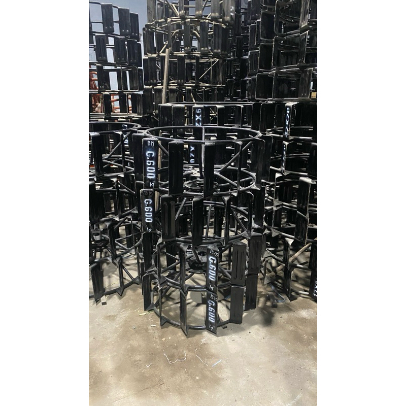 Roda besi traktor G600 ( 1 pasang ) ( 2roda )