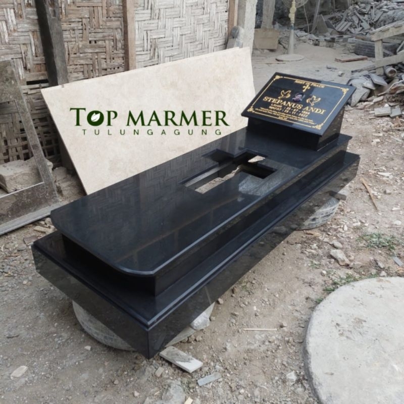Kijing makam kristen batu granit hitam kilap glossy
