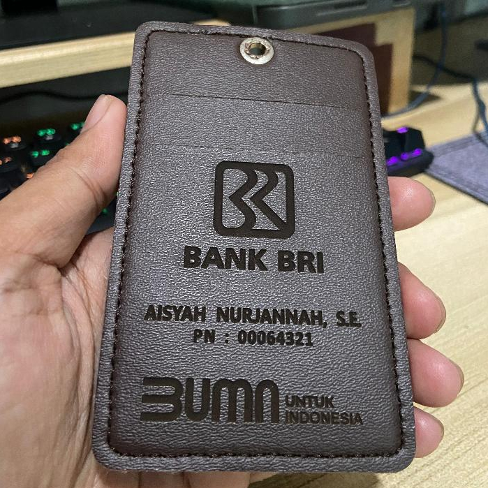 

Name Tag ID Card Holder Custom Nama Logo Sesuai Permintaan Lanyard Slot Kartu