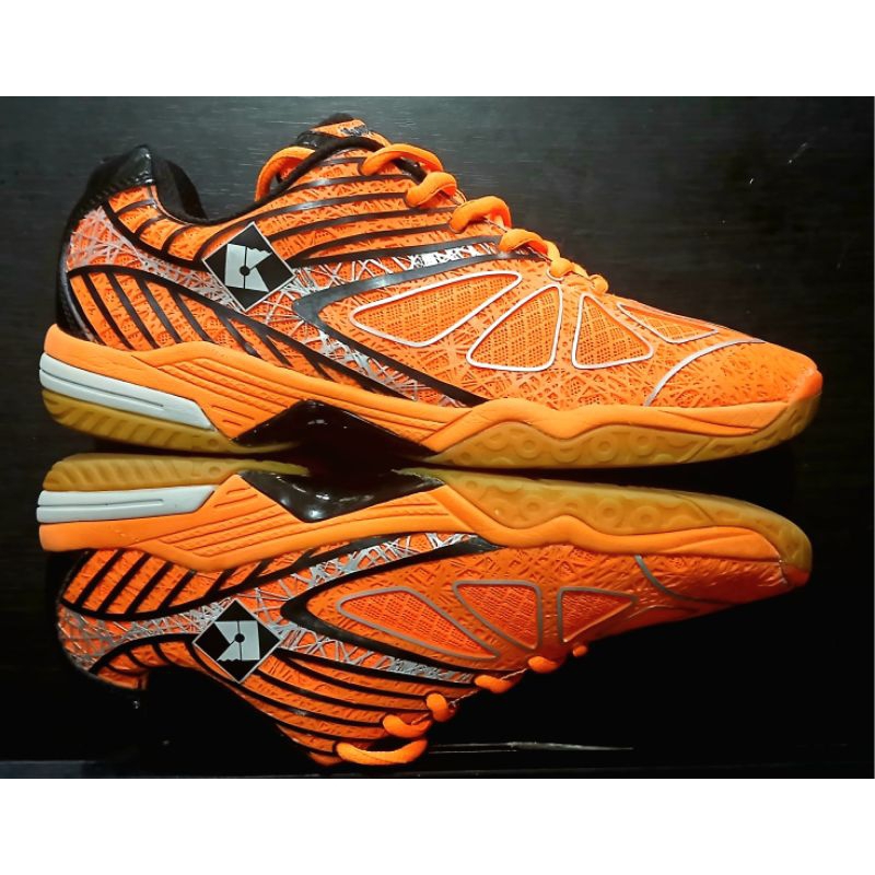 sepatu badminton second KUMPOO size 42
