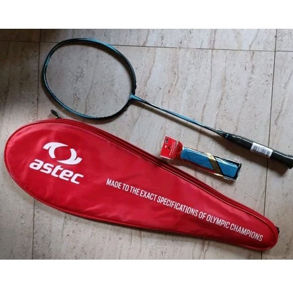 raket astec hurricane 1000
