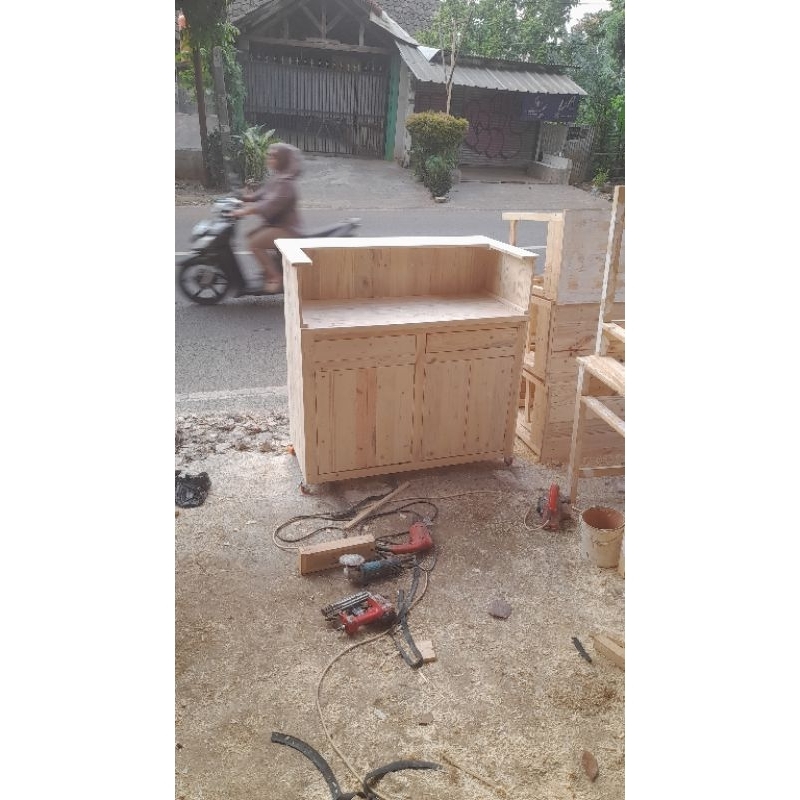 meja kasir kayu