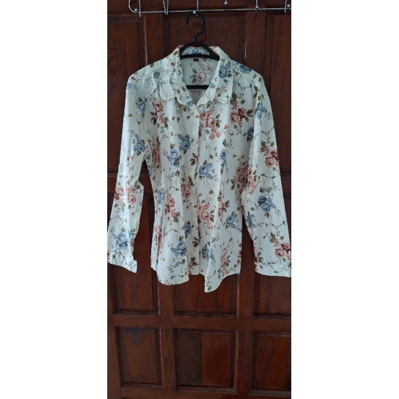 Preloved kemeja Cewek Tatum