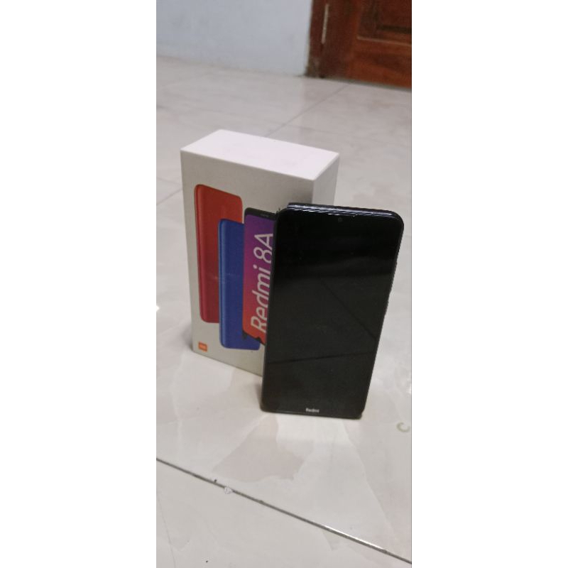 Hp Minus Redmi 8A ram 2/32 Minus di cas hanya getar ( hp+dusbook)