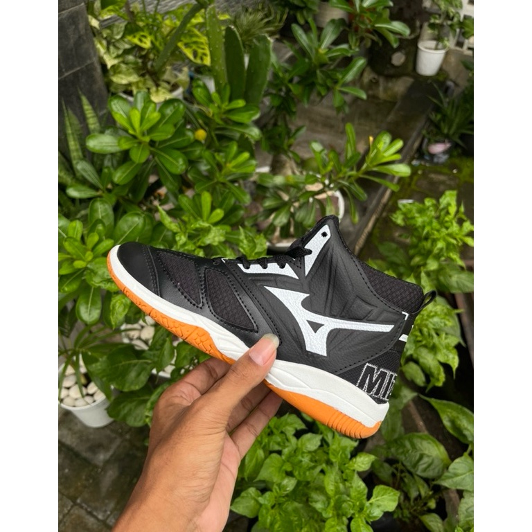 Borong Laris Sepatu Olahraga Anak VoliBasketdll Indoor Outdoor