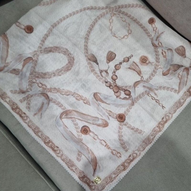 Preloved Chain Series Buttonscarves Chain Ivory