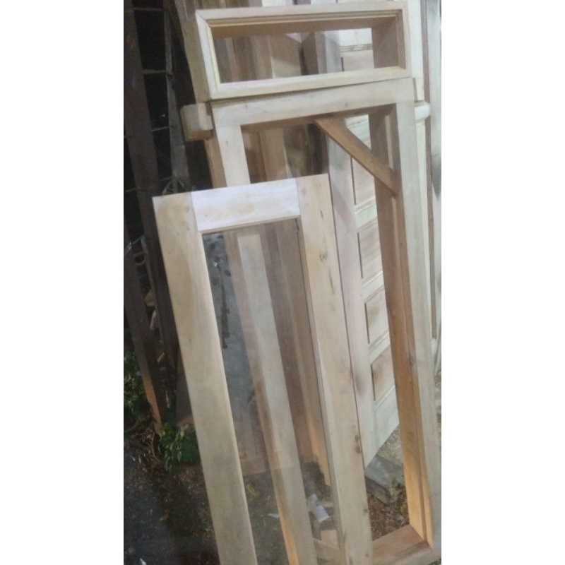 1set kusen jendela kayu