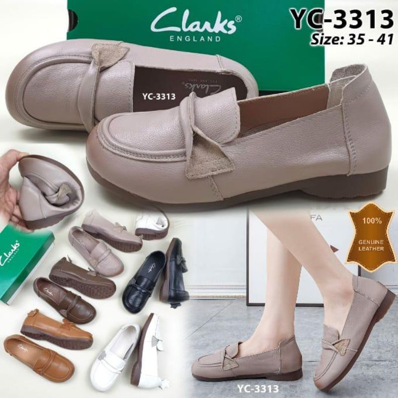 *Clarks YC-3313 Slip On Leather*