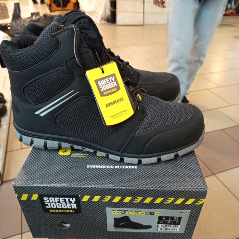 Sepatu safety jogger absolute black original