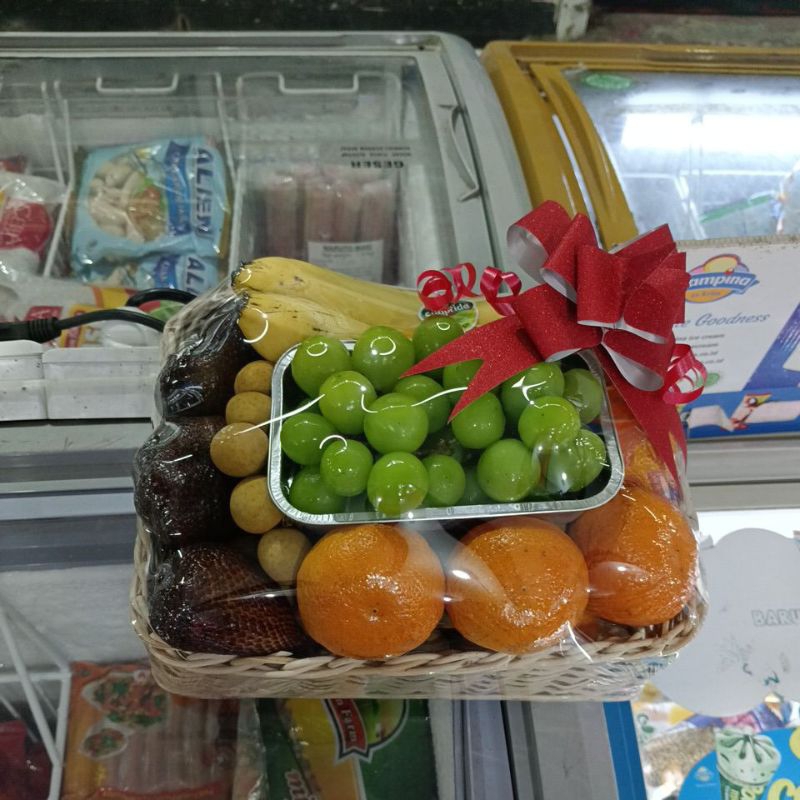 

Parcel Buah Kupasan Salak Lengkeng Anggur Jeruk Anggur bila engga ada buah salah satunya kita ganti ke buah yg ready - Toko Buah Darto Jaya